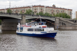 Теплоходы на Москва-реке